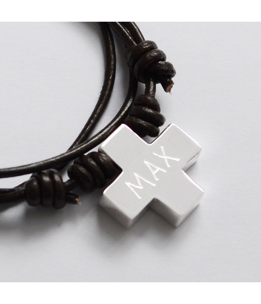 Cruz de plata personalizada en cord