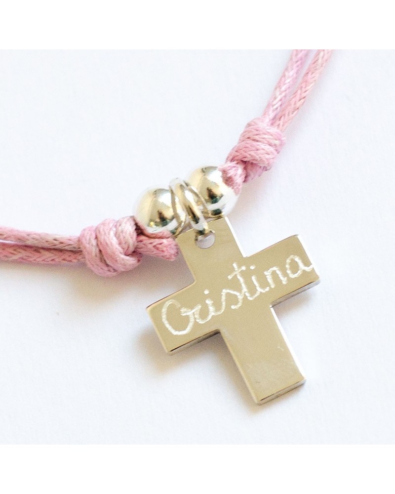 Gargantilla con cruz de plata grabada