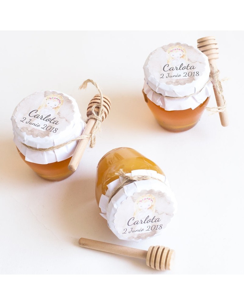 6 pulseras de perlas para invitados con medalla grabada