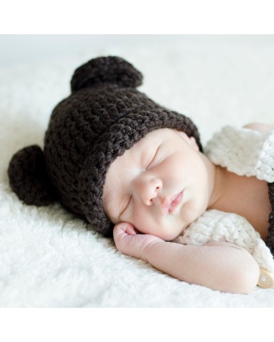 Conjunto de crochet pantalón y gorro con orejitas