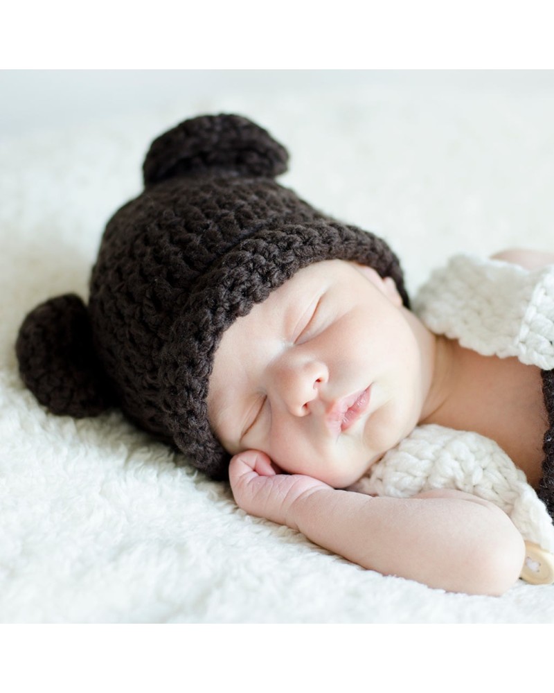 Conjunto de crochet pantalón y gorro con orejitas