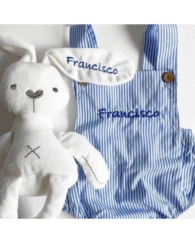 Ropa para bebé con su nombre bordado