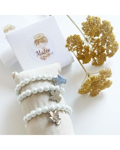 6 pulseras de perlas para invitados con medalla grabada