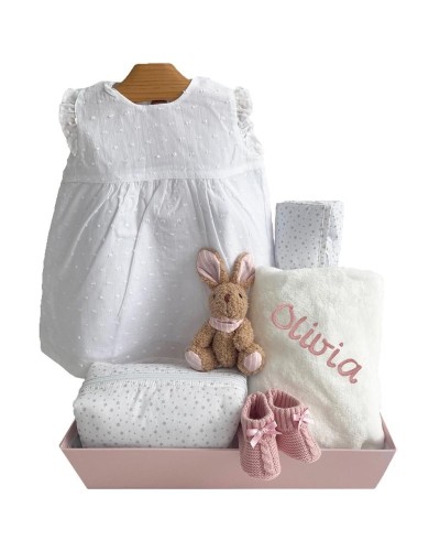 Canastilla con ropa para bebé