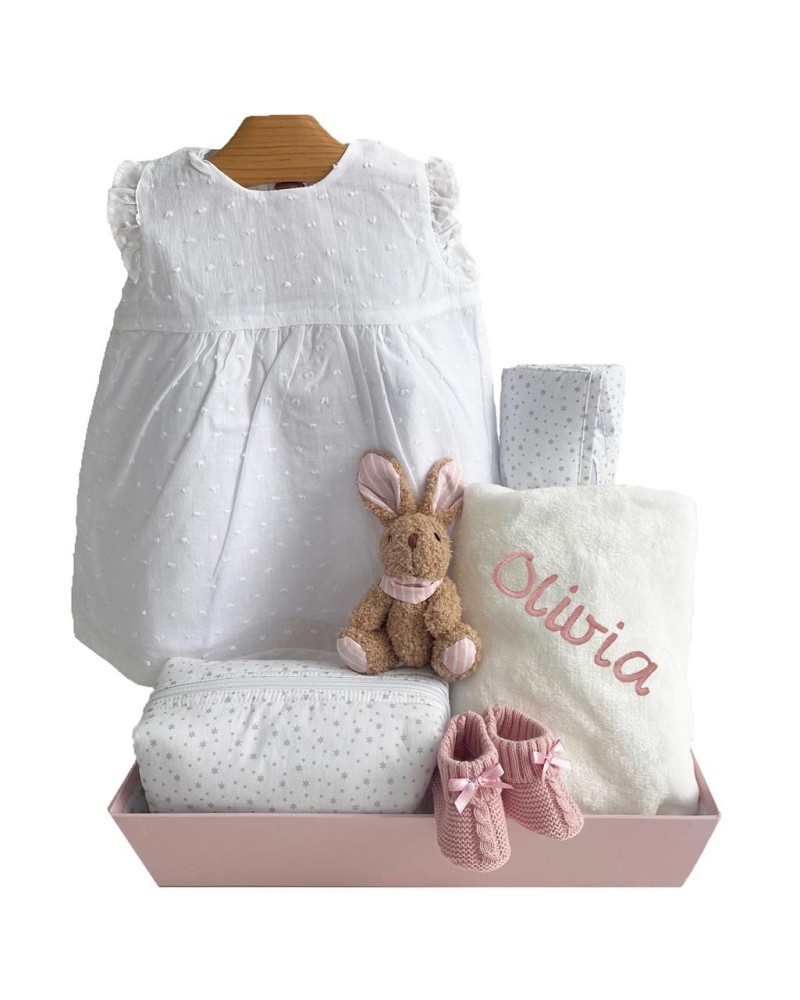 Canastilla con ropa para bebé