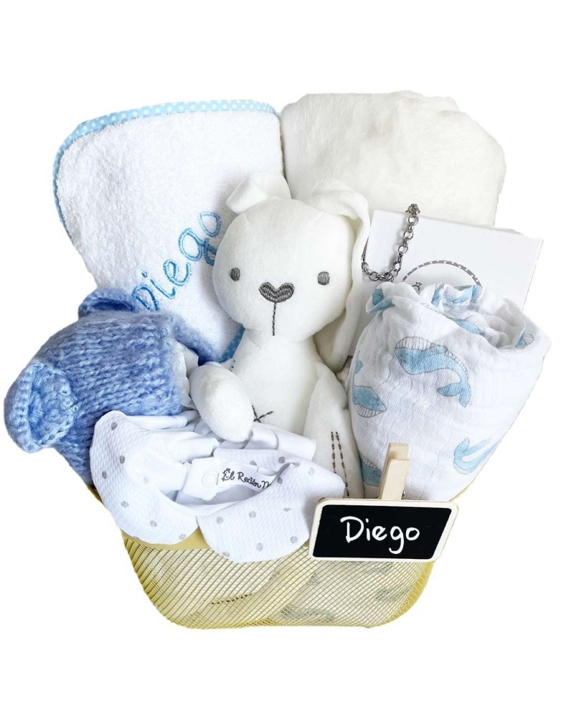 Regalo bebe personalizado cesto con capa de baño.