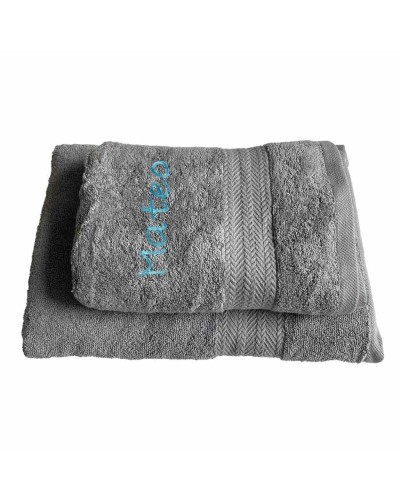 Toallas bordadas con el nombre. Set de 2 toallas con nombre en gris