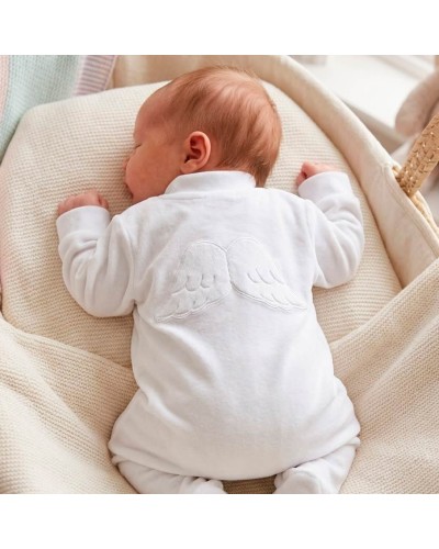 Pijama aterciopelado con alas en la espalda