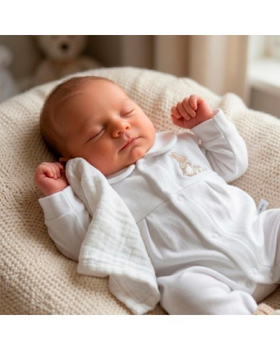 Pijama aterciopelado con conejito en varios colores