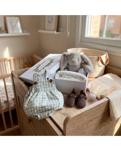 Canastilla bebe, regalo por nacimiento en tonos neutros